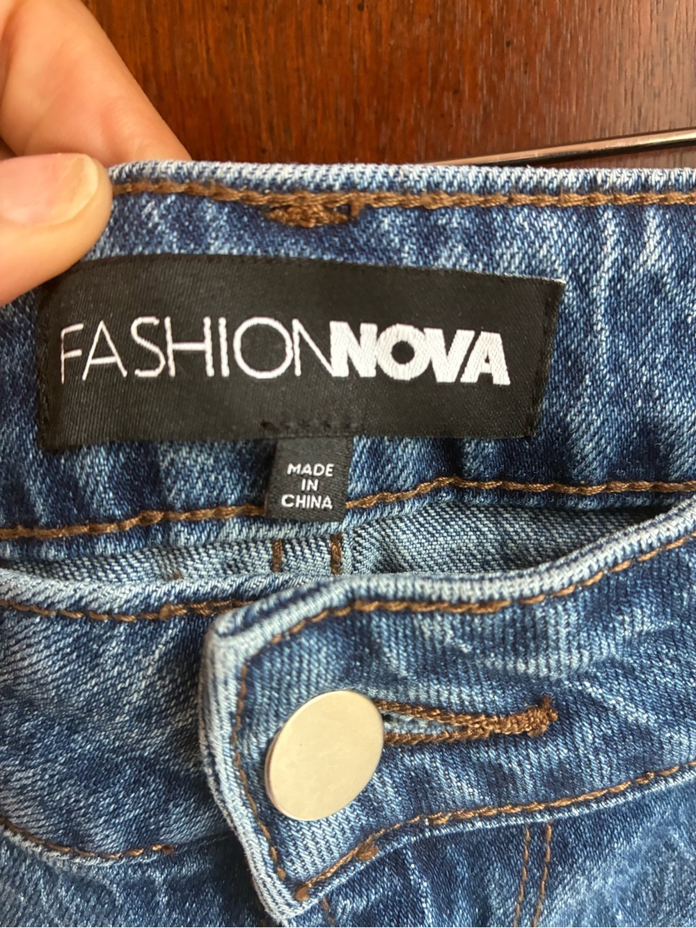 Fashion Nova Relaxed Straight Leg Jeans | Light Wash | Size 7 - Picture 3 of 6